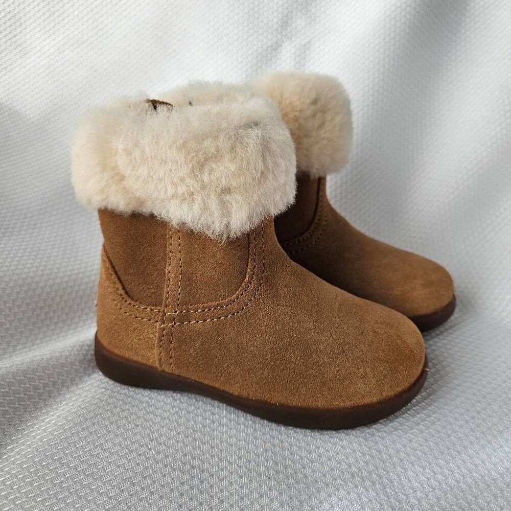 Ugg Toddler Girls Jorie II Boot Size 6 in Chestnut